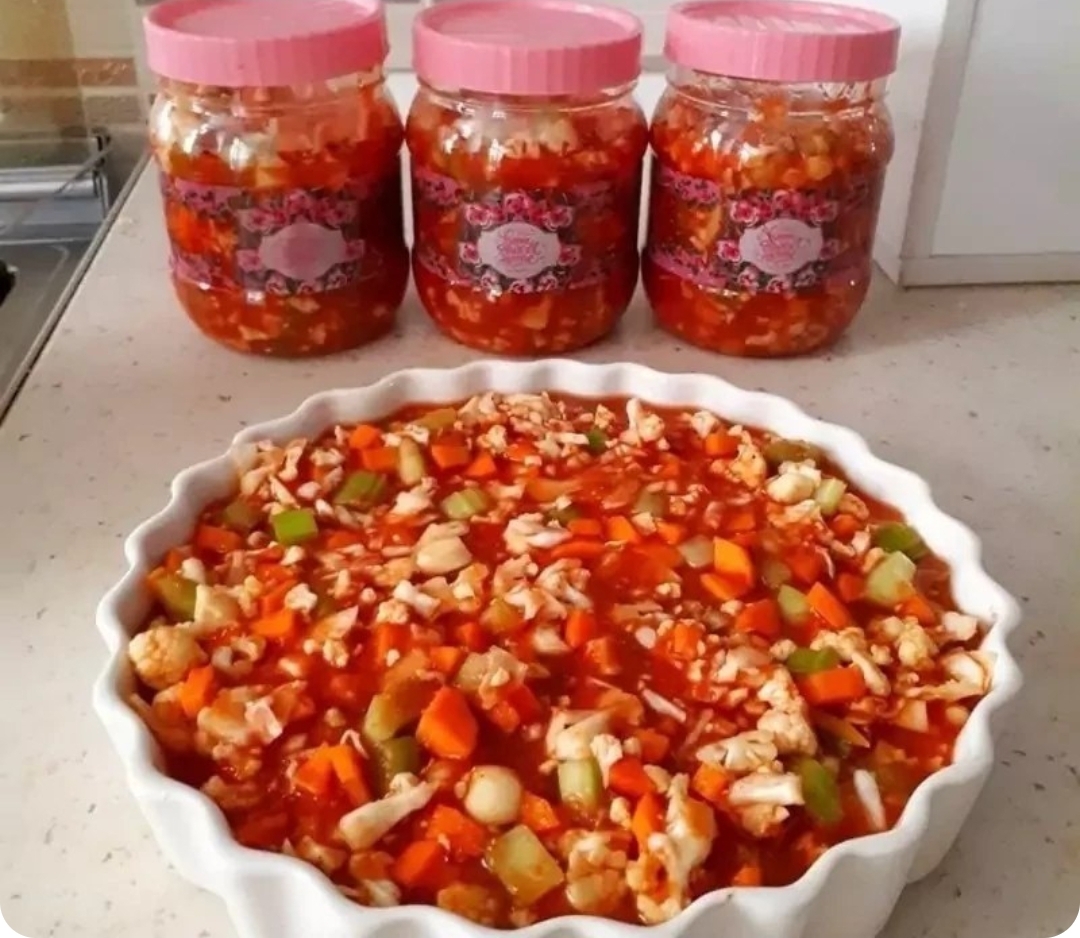 ترشی لیته رب گوجه ای خانگی ظرف 1 کیلوگرمی